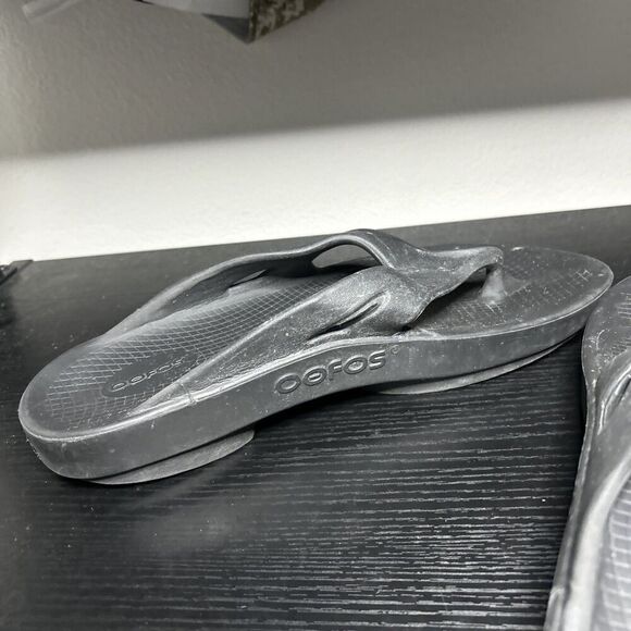 OOFOS OOriginal Mens Size 11 US Black Thong Sandals - Picture 8 of 12